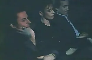 XXX روی دانلود فیلم سوپر سکسی کوتاه میز ، مردی یک گربه را لیسید و دختری را در جوراب های سفید لعنتی کرد