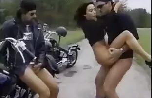 XXX آن مرد گاو را به خودش دانلود کلیپ کوتاه سکسی خارجی آورد
