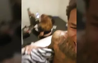 XXX برادر کوچک مادر فیلم سکسی کوتاه و کم حجم را لعنتی می کند