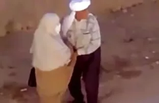 XXX یک میزبان واقعی دانلود سکس کوتاه خارجی در خوابگاه کالج